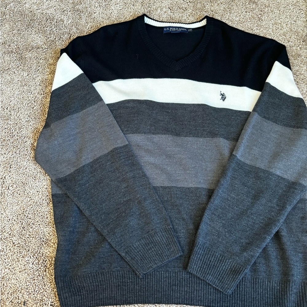 Men’s XXL polo sweater